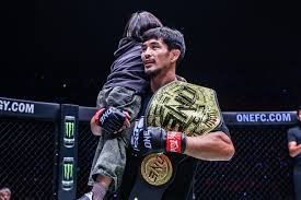 圣地亚哥教士队宣布将托尼·关恩的雕像树立在球场正门口